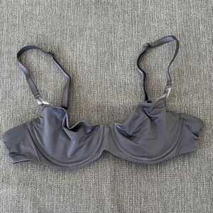 Victoria's Secret Gray Underwire Bra